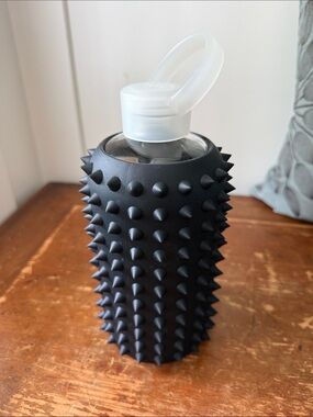 BKR 1 Liter Matte Black Spiked Glass Water Bottle